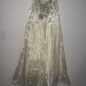 Elegant Cream Salwar kameez